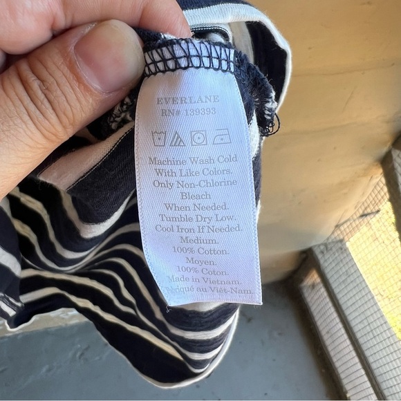 Everlane T-Shirt Dress Size M -  Navy Stripe Nautical Casual Modest - Picture 5 of 6